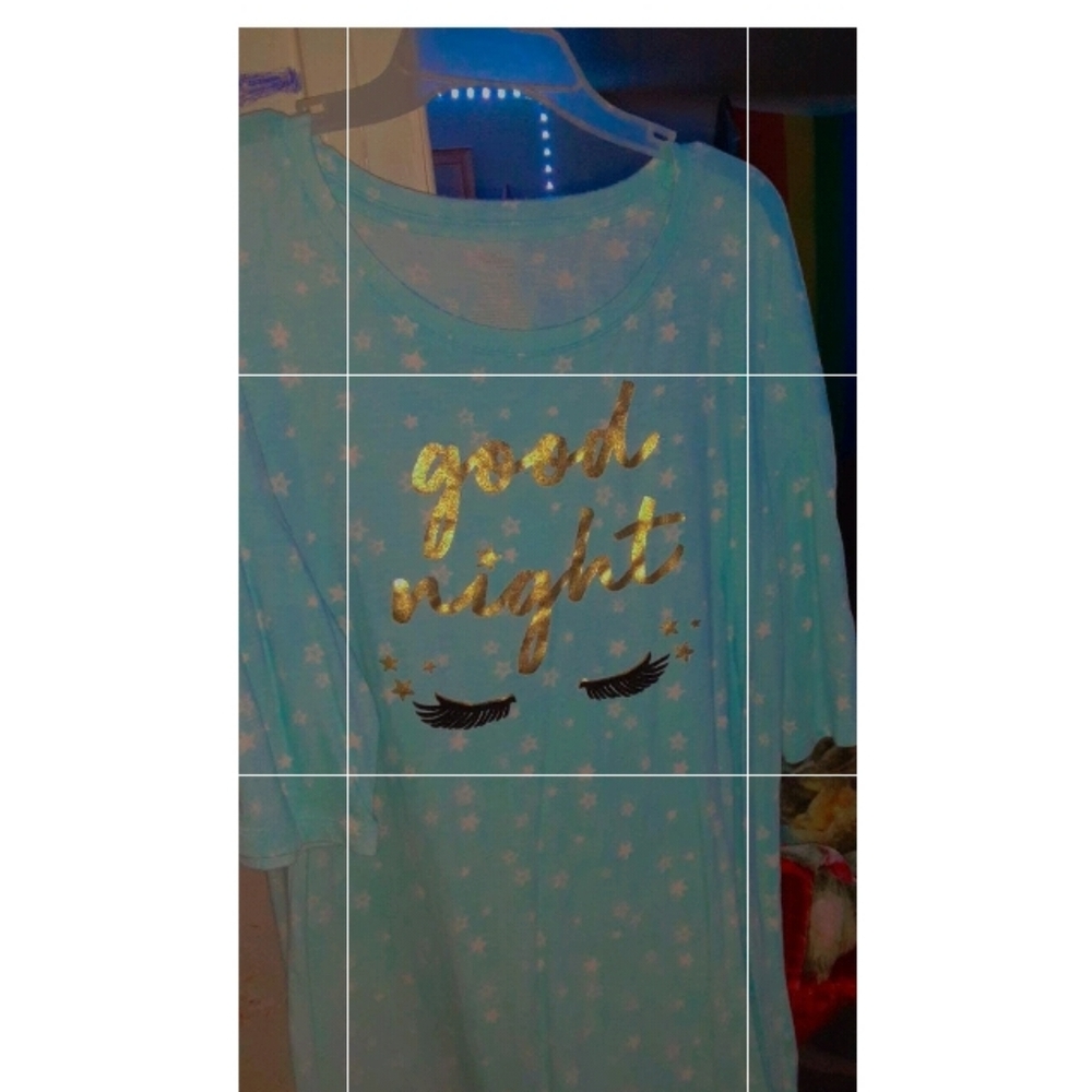 'Good night' night gown